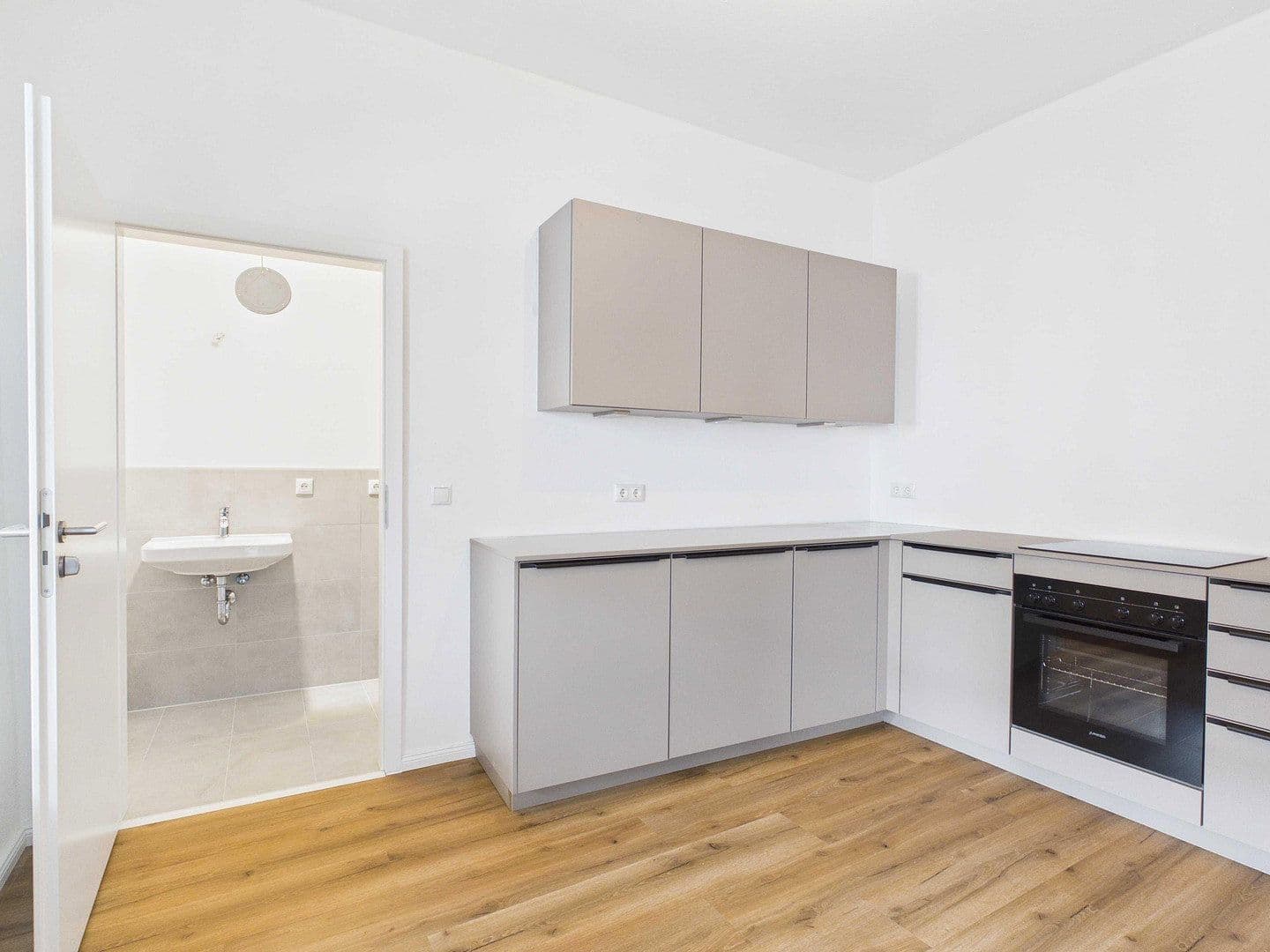 Pronájem bytu 2+1 51 m², Rot-Kreuz-Platz 5, Straubing, Bavorsko Pronájem bytu 2+1 51 m², Rot-Kreuz-Platz 5, Straubing, Bavorsko