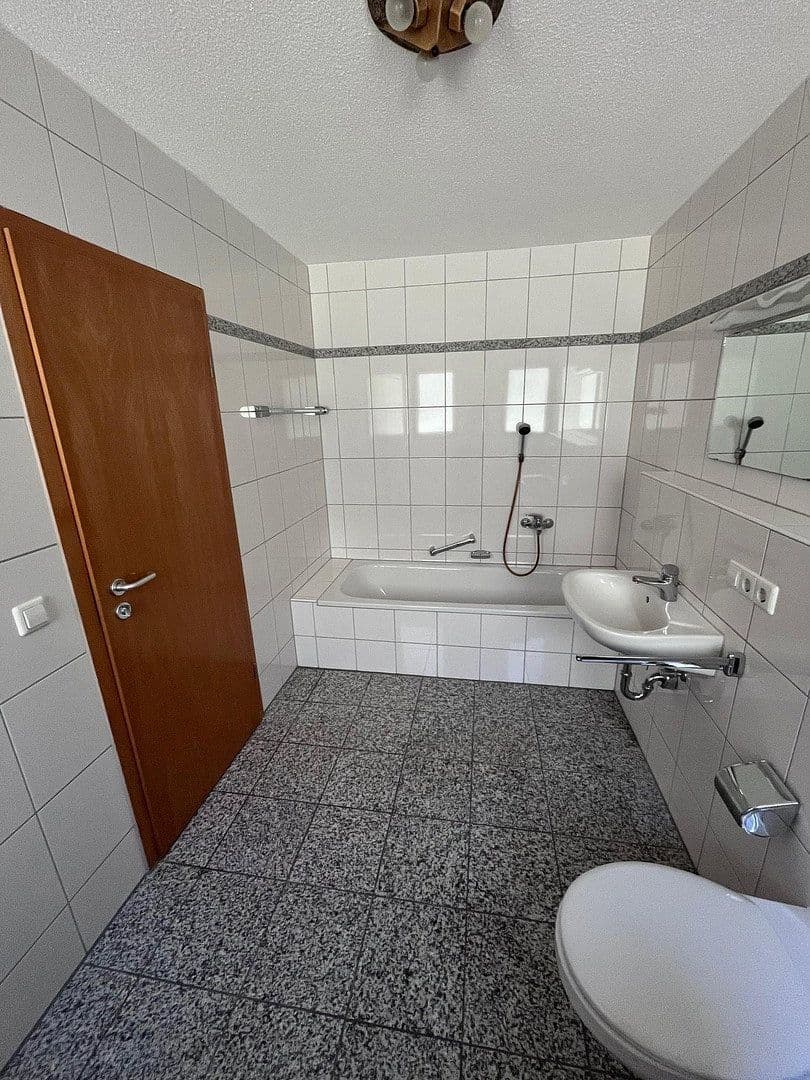 Prodej bytu 3+1 98 m², Königsfeld im Schwarzwald, Bádensko-Württembersko Prodej bytu 3+1 98 m², Königsfeld im Schwarzwald, Bádensko-Württembersko