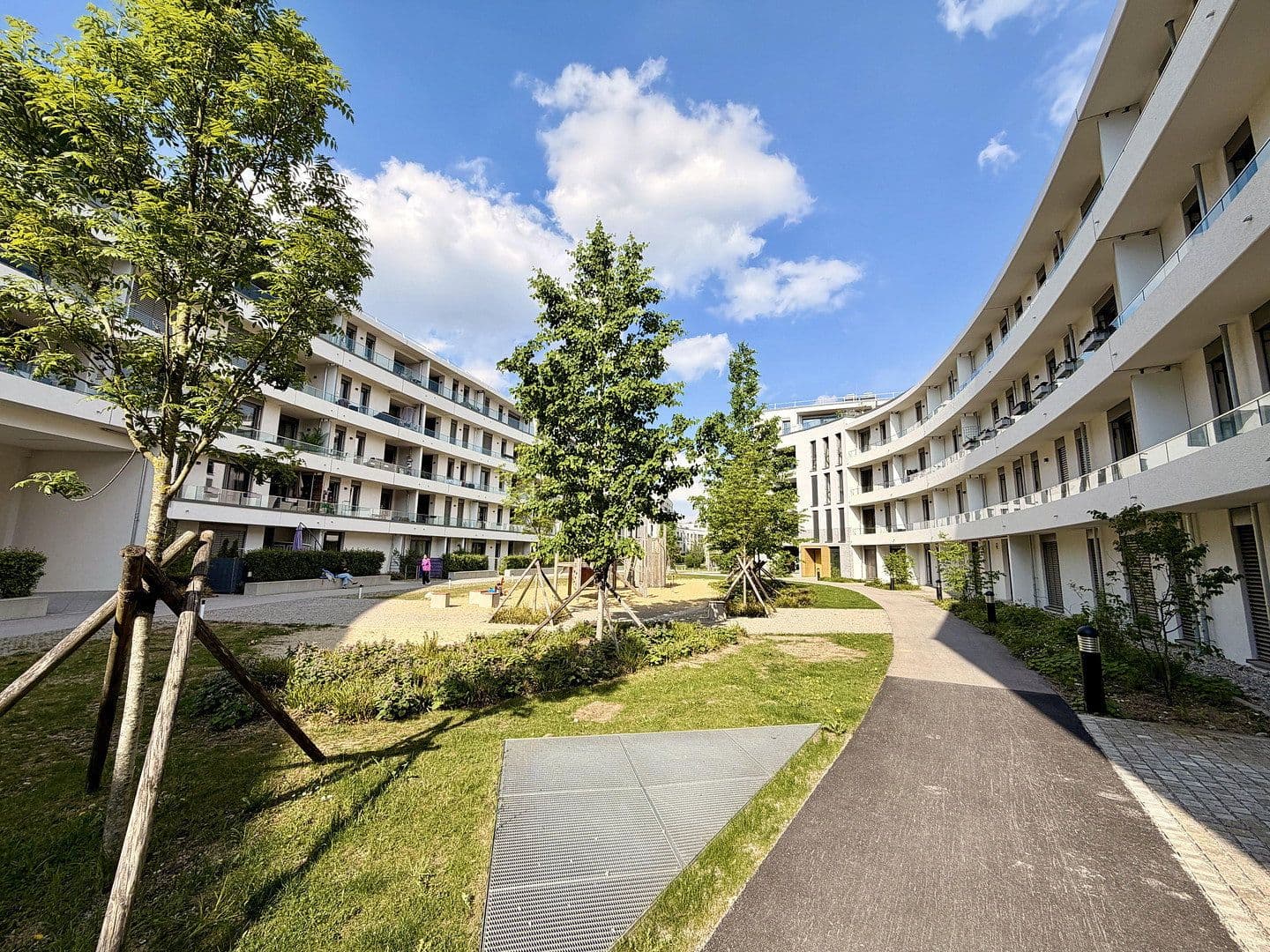Pronájem bytu 3+1 75 m², Fritz-Bauer-Straße 38, München, Bavorsko Pronájem bytu 3+1 75 m², Fritz-Bauer-Straße 38, München, Bavorsko