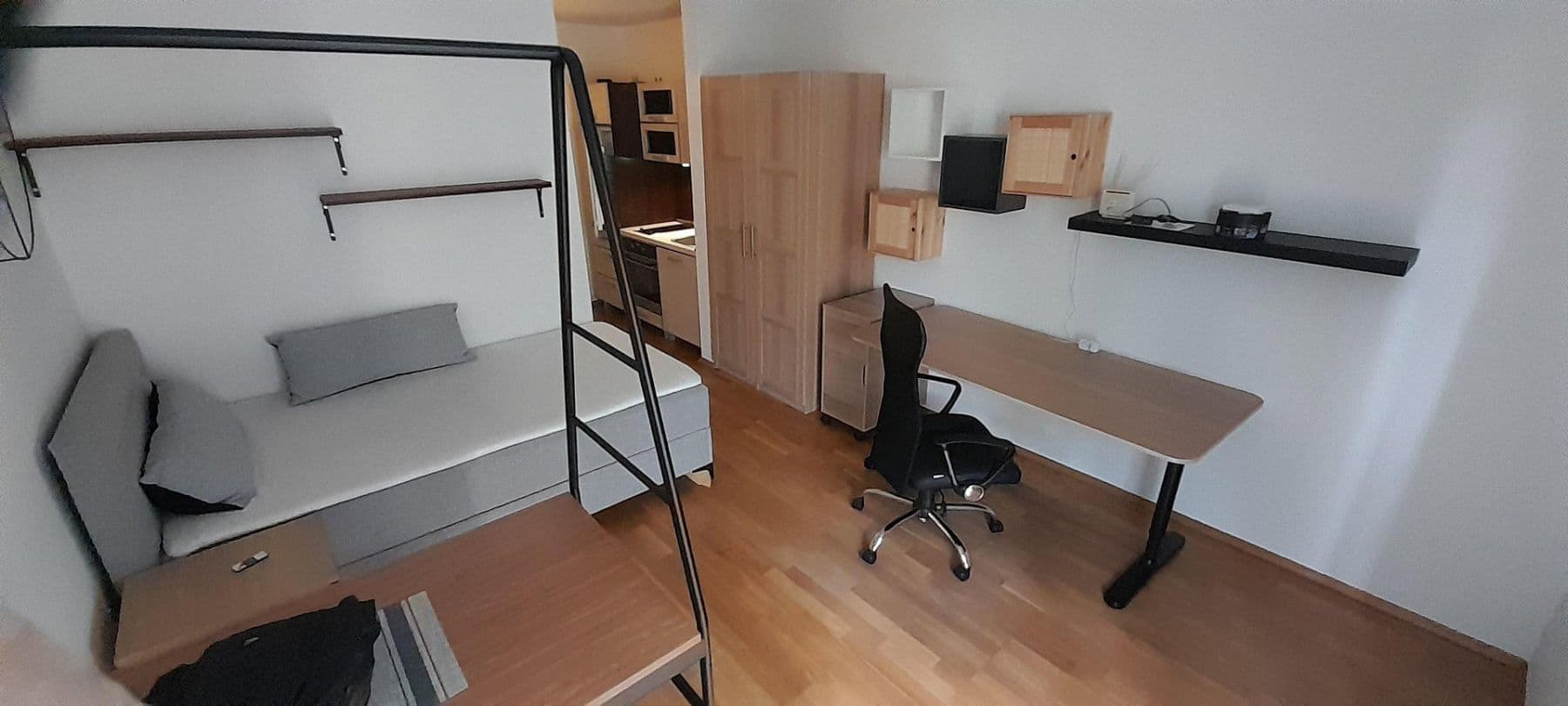Pronájem bytu 1+1 24 m², An der Steinernen Bank 10, Pentling, Bavorsko Pronájem bytu 1+1 24 m², An der Steinernen Bank 10, Pentling, Bavorsko
