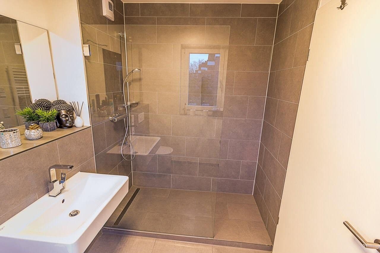 Prodej bytu 3+1 94 m², Friedrich-Karl-Str. 135, Köln, Severní Porýní-Vestfálsko Prodej bytu 3+1 94 m², Friedrich-Karl-Str. 135, Köln, Severní Porýní-Vestfálsko