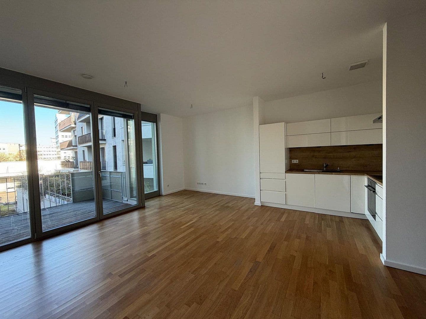 Prodej bytu 3+1 75 m², Berlin, Berlín Prodej bytu 3+1 75 m², Berlin, Berlín