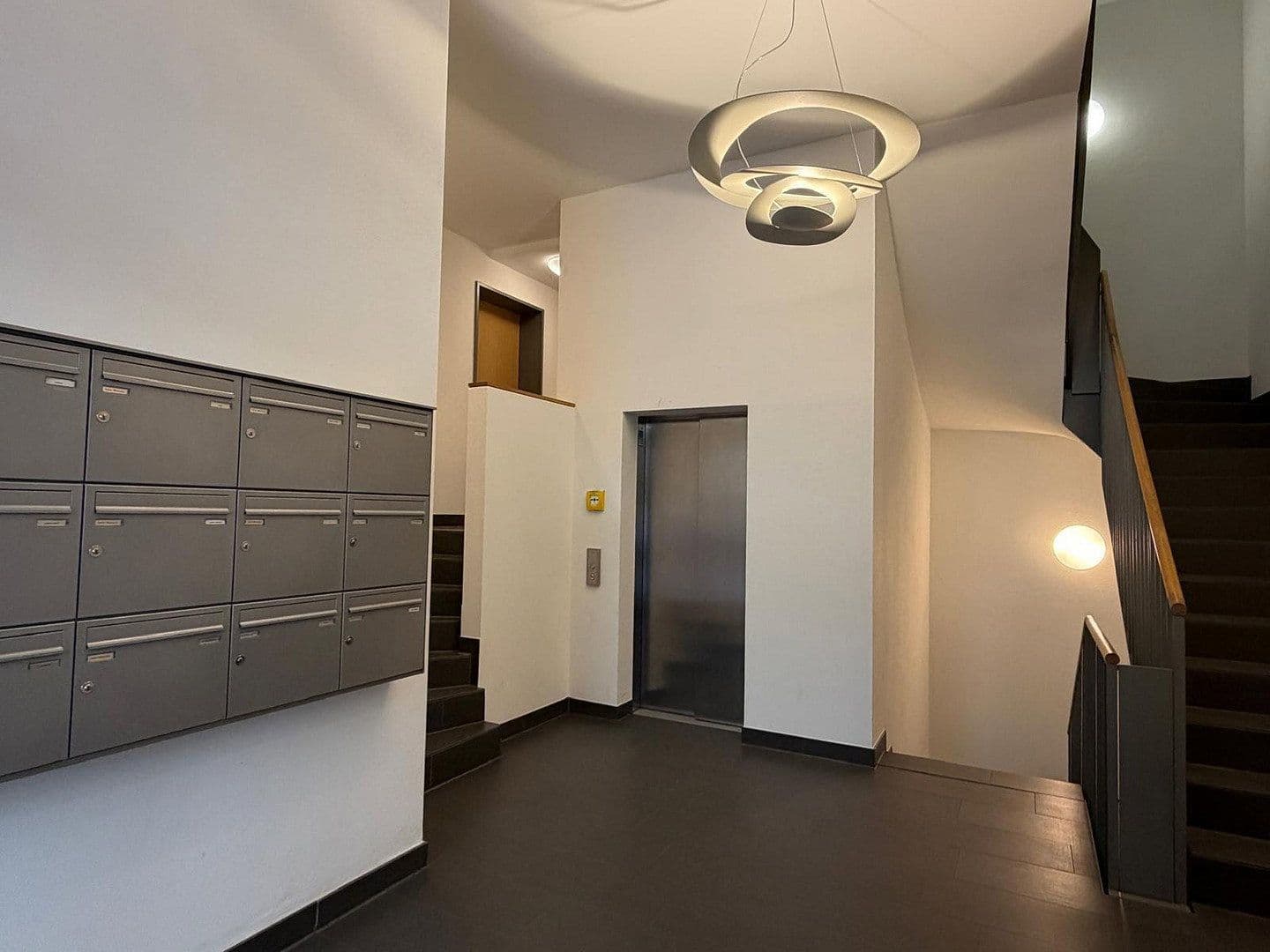 Prodej bytu 3+1 75 m², Berlin, Berlín Prodej bytu 3+1 75 m², Berlin, Berlín