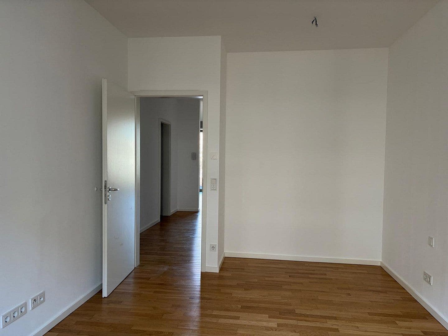 Prodej bytu 3+1 75 m², Berlin, Berlín Prodej bytu 3+1 75 m², Berlin, Berlín