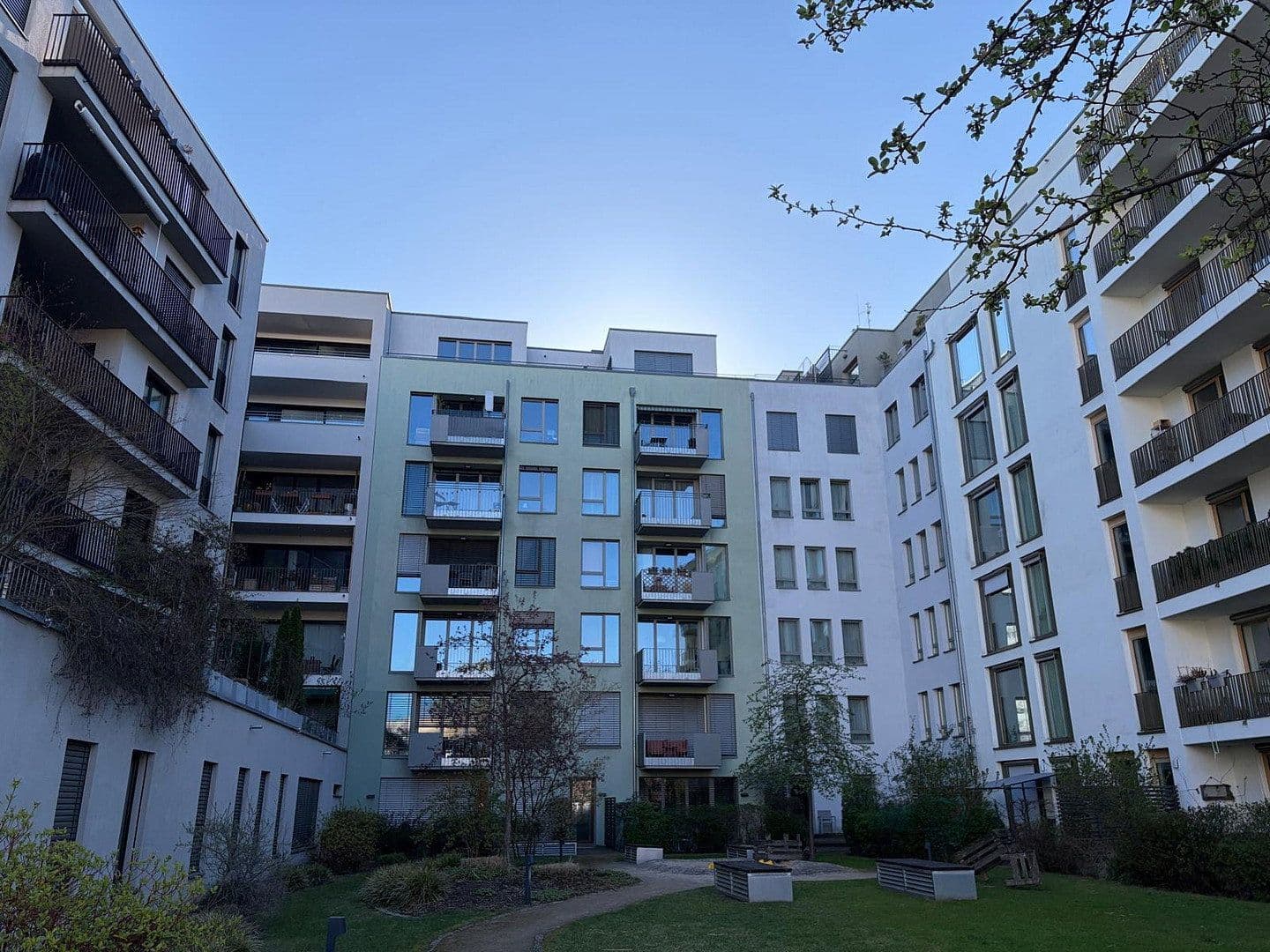 Prodej bytu 3+1 75 m², Berlin, Berlín Prodej bytu 3+1 75 m², Berlin, Berlín