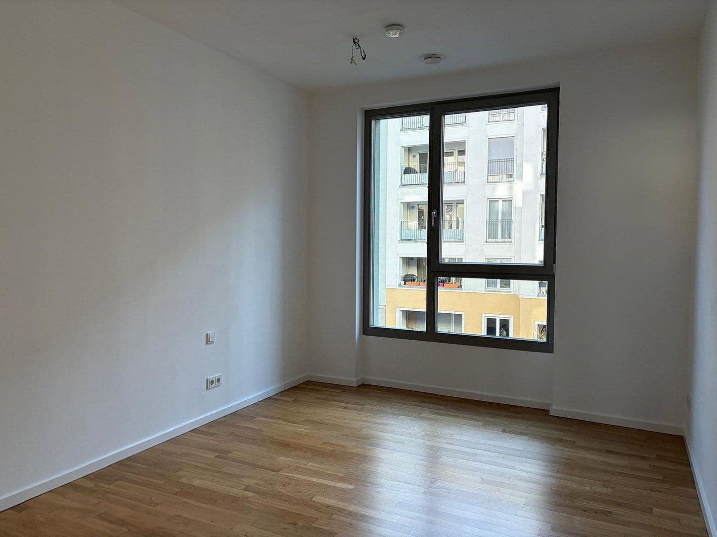 Prodej bytu 3+1 75 m², Berlin, Berlín Prodej bytu 3+1 75 m², Berlin, Berlín