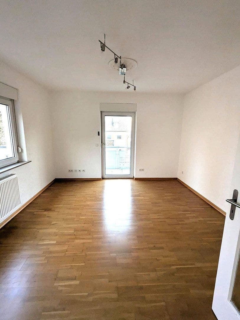 Pronájem bytu 4+1 102 m², Stuttgart, Bádensko-Württembersko Pronájem bytu 4+1 102 m², Stuttgart, Bádensko-Württembersko