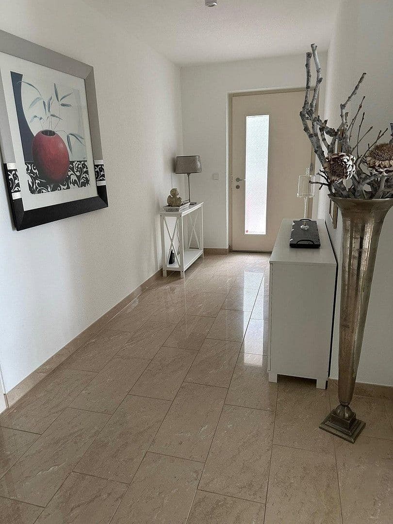 Pronájem bytu 3+1 152 m², Markdorf, Bádensko-Württembersko Pronájem bytu 3+1 152 m², Markdorf, Bádensko-Württembersko