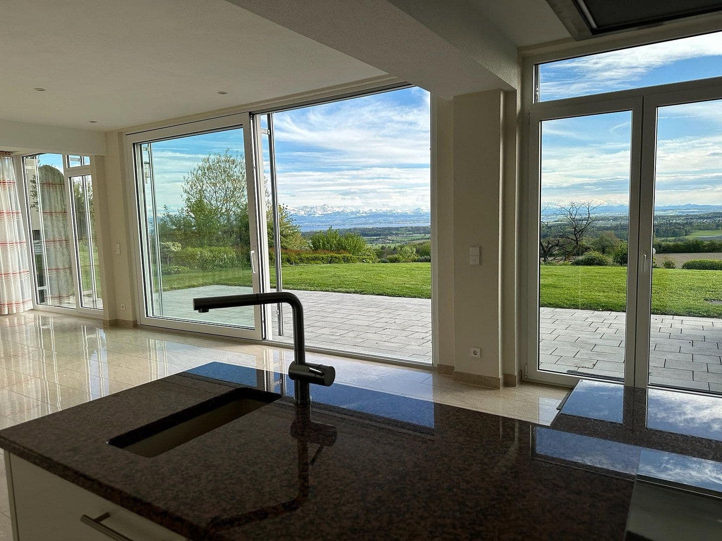 Pronájem bytu 3+1 152 m², Markdorf, Bádensko-Württembersko Pronájem bytu 3+1 152 m², Markdorf, Bádensko-Württembersko
