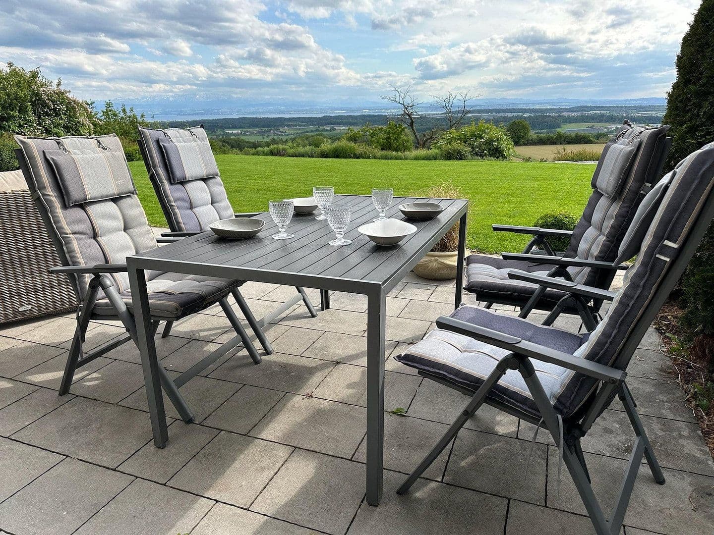 Pronájem bytu 3+1 152 m², Markdorf, Bádensko-Württembersko Pronájem bytu 3+1 152 m², Markdorf, Bádensko-Württembersko