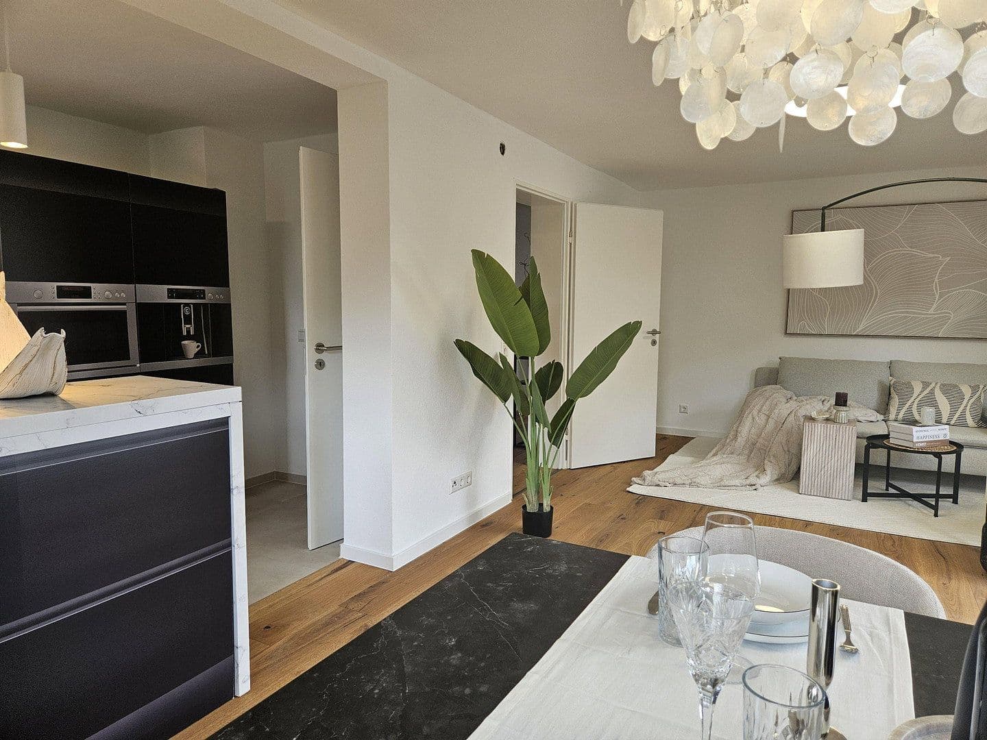 Prodej bytu 3+1 80 m², Mörikestr.28, Lauffen am Neckar, Bádensko-Württembersko Prodej bytu 3+1 80 m², Mörikestr.28, Lauffen am Neckar, Bádensko-Württembersko