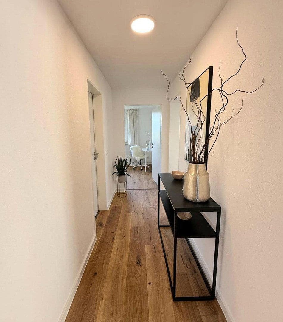 Prodej bytu 3+1 80 m², Mörikestr.28, Lauffen am Neckar, Bádensko-Württembersko Prodej bytu 3+1 80 m², Mörikestr.28, Lauffen am Neckar, Bádensko-Württembersko