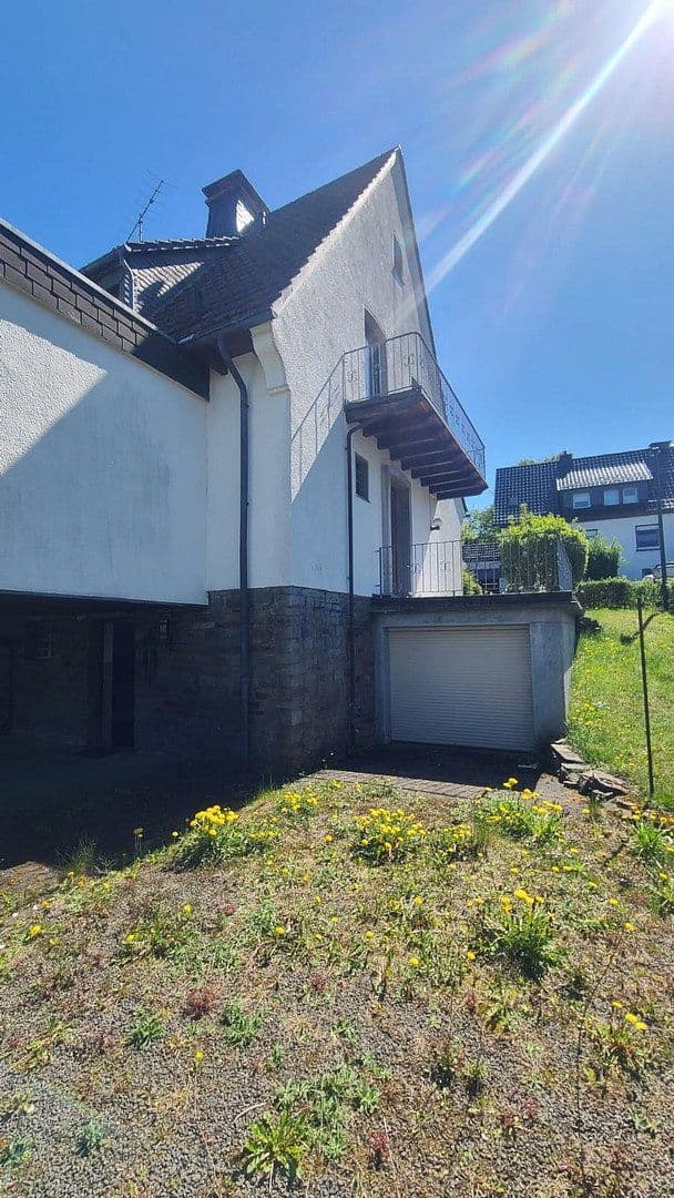 Prodej domu 153 m², pozemek 735 m², Attendorn, Severní Porýní-Vestfálsko Prodej domu 153 m², pozemek 735 m², Attendorn, Severní Porýní-Vestfálsko