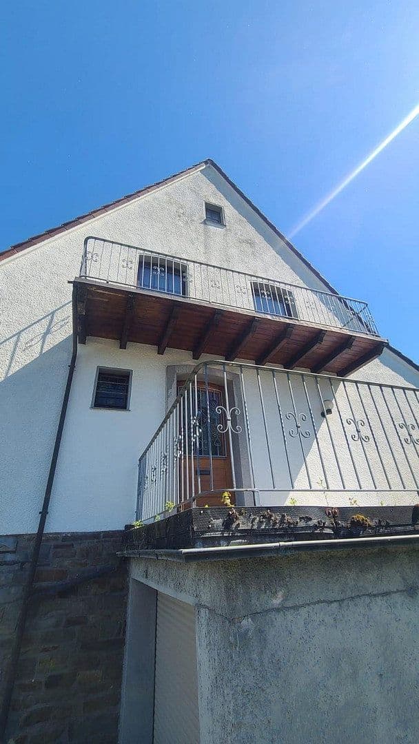 Prodej domu 153 m², pozemek 735 m², Attendorn, Severní Porýní-Vestfálsko Prodej domu 153 m², pozemek 735 m², Attendorn, Severní Porýní-Vestfálsko