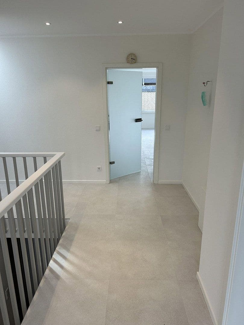 Prodej domu 120 m², pozemek 327 m², Bad Nenndorf, Dolní Sasko Prodej domu 120 m², pozemek 327 m², Bad Nenndorf, Dolní Sasko