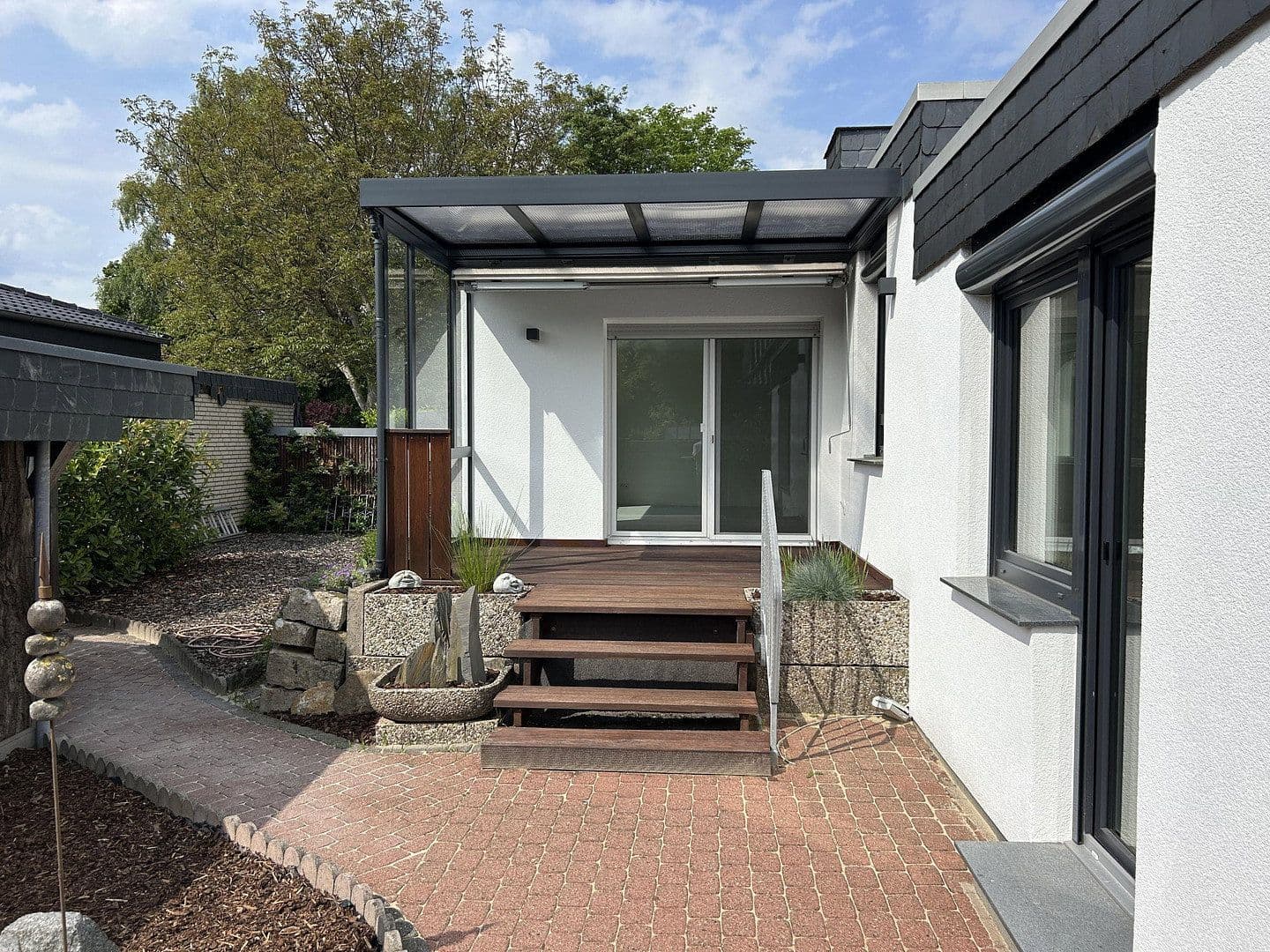 Prodej domu 120 m², pozemek 327 m², Bad Nenndorf, Dolní Sasko Prodej domu 120 m², pozemek 327 m², Bad Nenndorf, Dolní Sasko