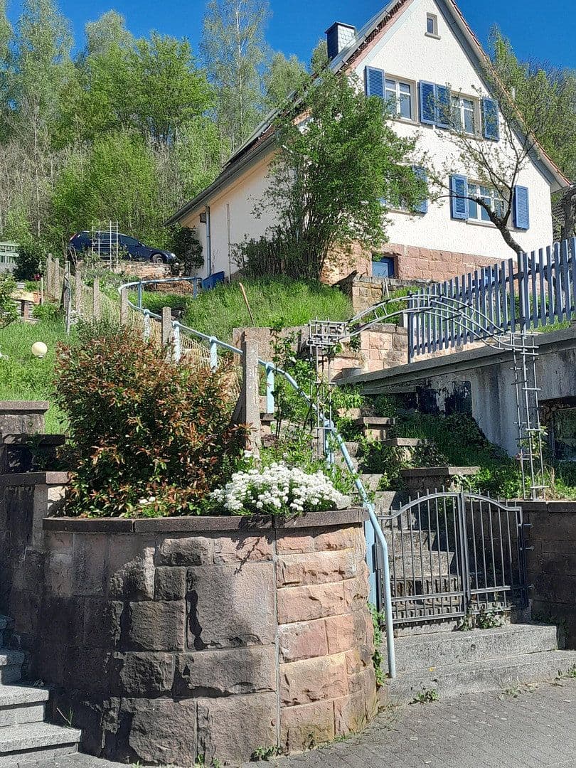 Prodej domu 95 m², pozemek 600 m², Sinntal, Hessen Prodej domu 95 m², pozemek 600 m², Sinntal, Hessen