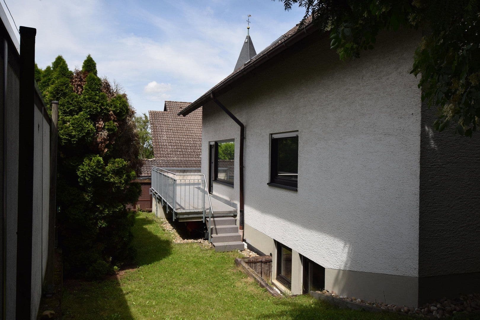 Prodej domu 197 m², pozemek 383 m², Seeheim-Jugenheim, Hessen Prodej domu 197 m², pozemek 383 m², Seeheim-Jugenheim, Hessen