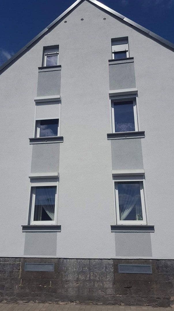 Prodej domu 223 m², pozemek 220 m², Hochstraße 30, Thür, Porýní-Falc Prodej domu 223 m², pozemek 220 m², Hochstraße 30, Thür, Porýní-Falc