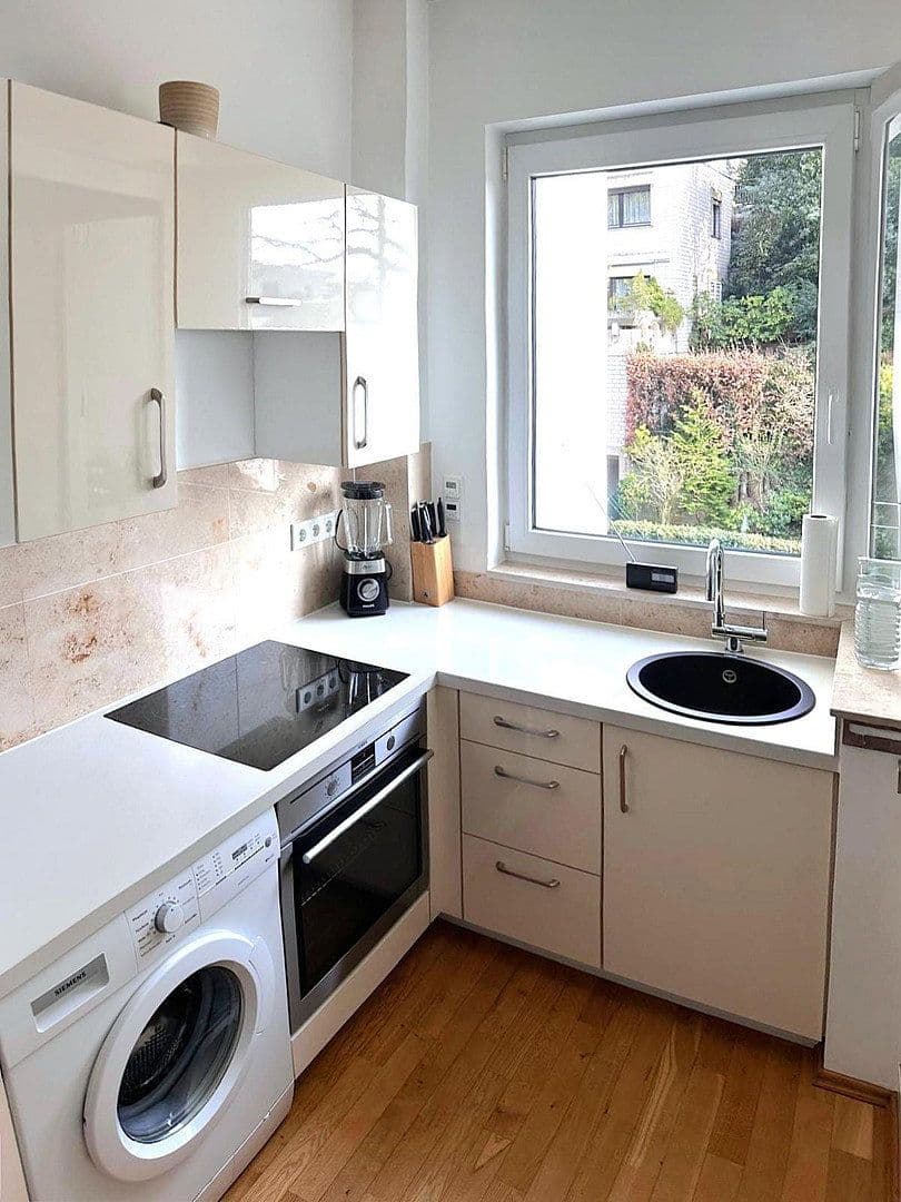 Pronájem bytu 2+1 59 m², Dellestraße 73, Düsseldorf, Severní Porýní-Vestfálsko Pronájem bytu 2+1 59 m², Dellestraße 73, Düsseldorf, Severní Porýní-Vestfálsko