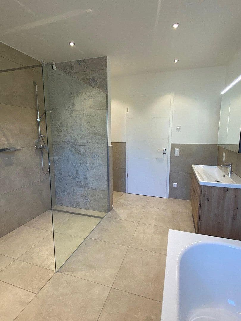 Pronájem bytu 2+1 127 m², Swisttal, Severní Porýní-Vestfálsko Pronájem bytu 2+1 127 m², Swisttal, Severní Porýní-Vestfálsko