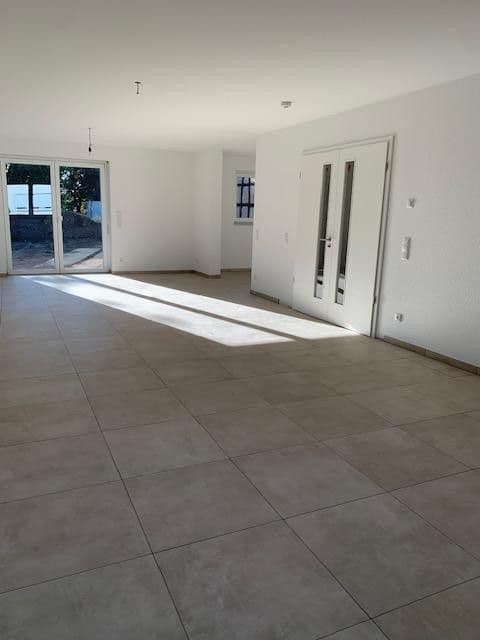 Pronájem bytu 2+1 127 m², Swisttal, Severní Porýní-Vestfálsko Pronájem bytu 2+1 127 m², Swisttal, Severní Porýní-Vestfálsko