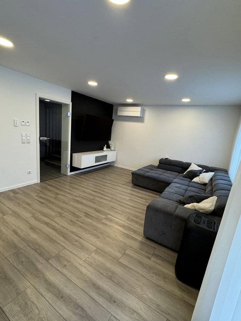 Prodej domu 110 m², pozemek 395 m², Forlenweg 16, Rastatt, Bádensko-Württembersko Prodej domu 110 m², pozemek 395 m², Forlenweg 16, Rastatt, Bádensko-Württembersko