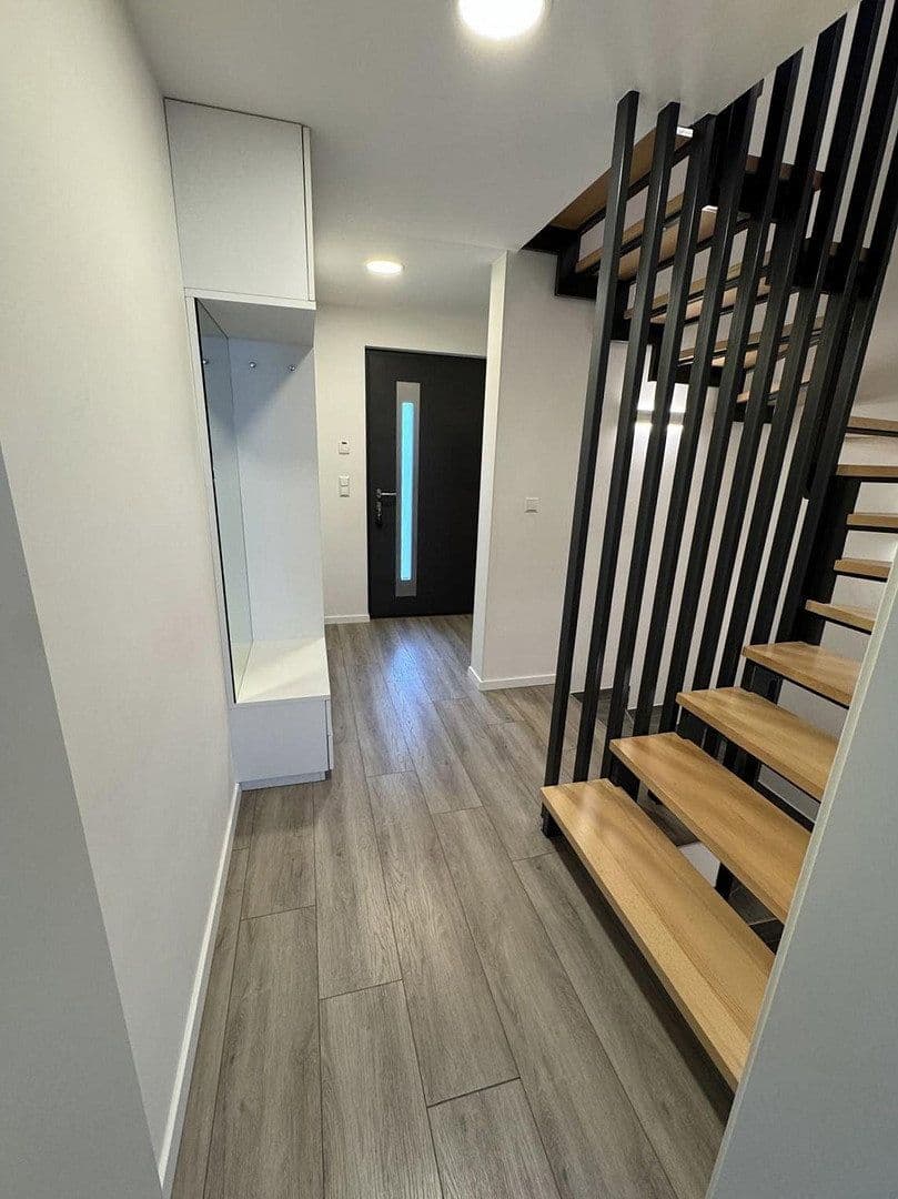 Prodej domu 110 m², pozemek 395 m², Forlenweg 16, Rastatt, Bádensko-Württembersko Prodej domu 110 m², pozemek 395 m², Forlenweg 16, Rastatt, Bádensko-Württembersko