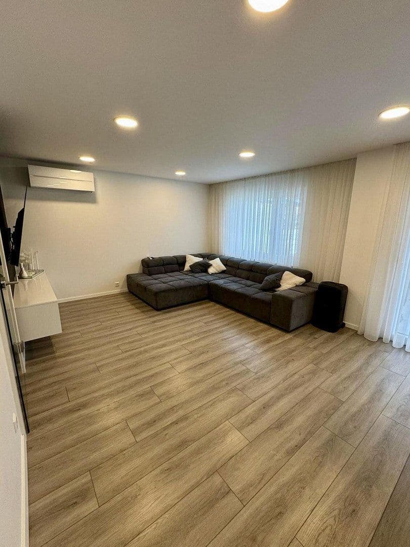 Prodej domu 110 m², pozemek 395 m², Forlenweg 16, Rastatt, Bádensko-Württembersko Prodej domu 110 m², pozemek 395 m², Forlenweg 16, Rastatt, Bádensko-Württembersko