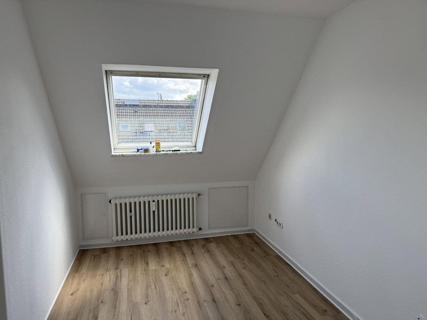 Pronájem bytu 2+1 33 m², Duisburg, Severní Porýní-Vestfálsko Pronájem bytu 2+1 33 m², Duisburg, Severní Porýní-Vestfálsko