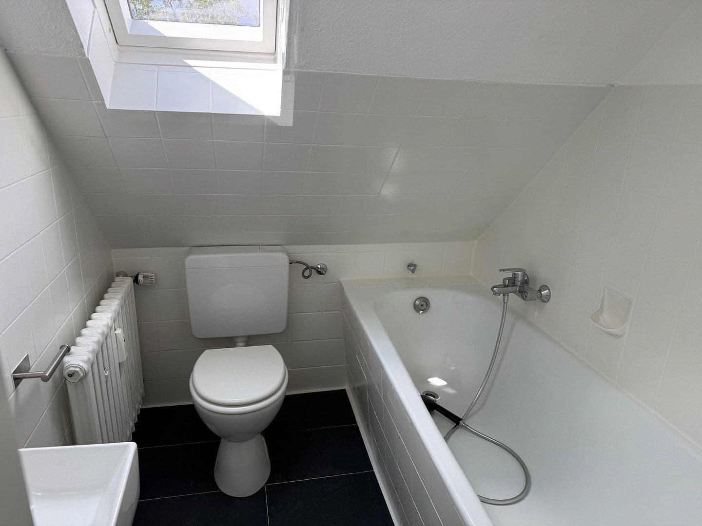 Pronájem bytu 2+1 33 m², Duisburg, Severní Porýní-Vestfálsko Pronájem bytu 2+1 33 m², Duisburg, Severní Porýní-Vestfálsko