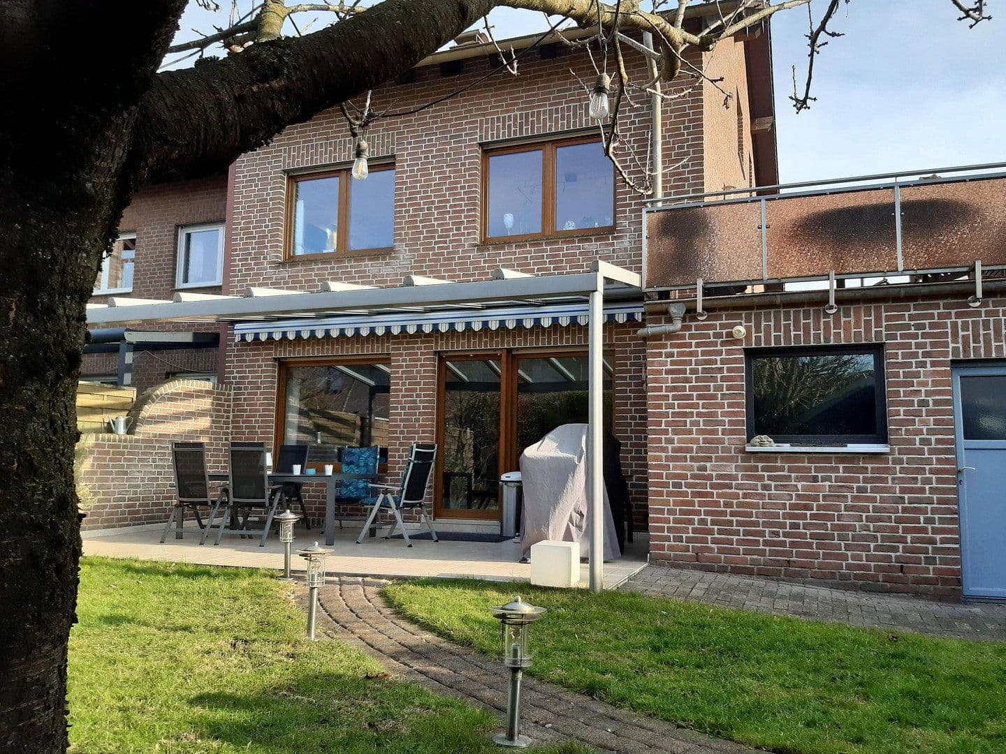 Prodej domu 231 m², pozemek 371 m², Dinslaken, Severní Porýní-Vestfálsko Prodej domu 231 m², pozemek 371 m², Dinslaken, Severní Porýní-Vestfálsko