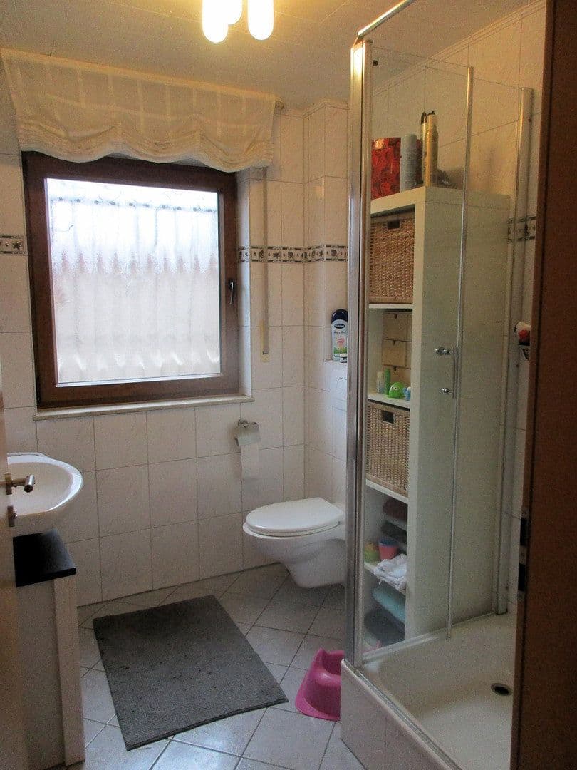 Prodej domu 231 m², pozemek 371 m², Dinslaken, Severní Porýní-Vestfálsko Prodej domu 231 m², pozemek 371 m², Dinslaken, Severní Porýní-Vestfálsko
