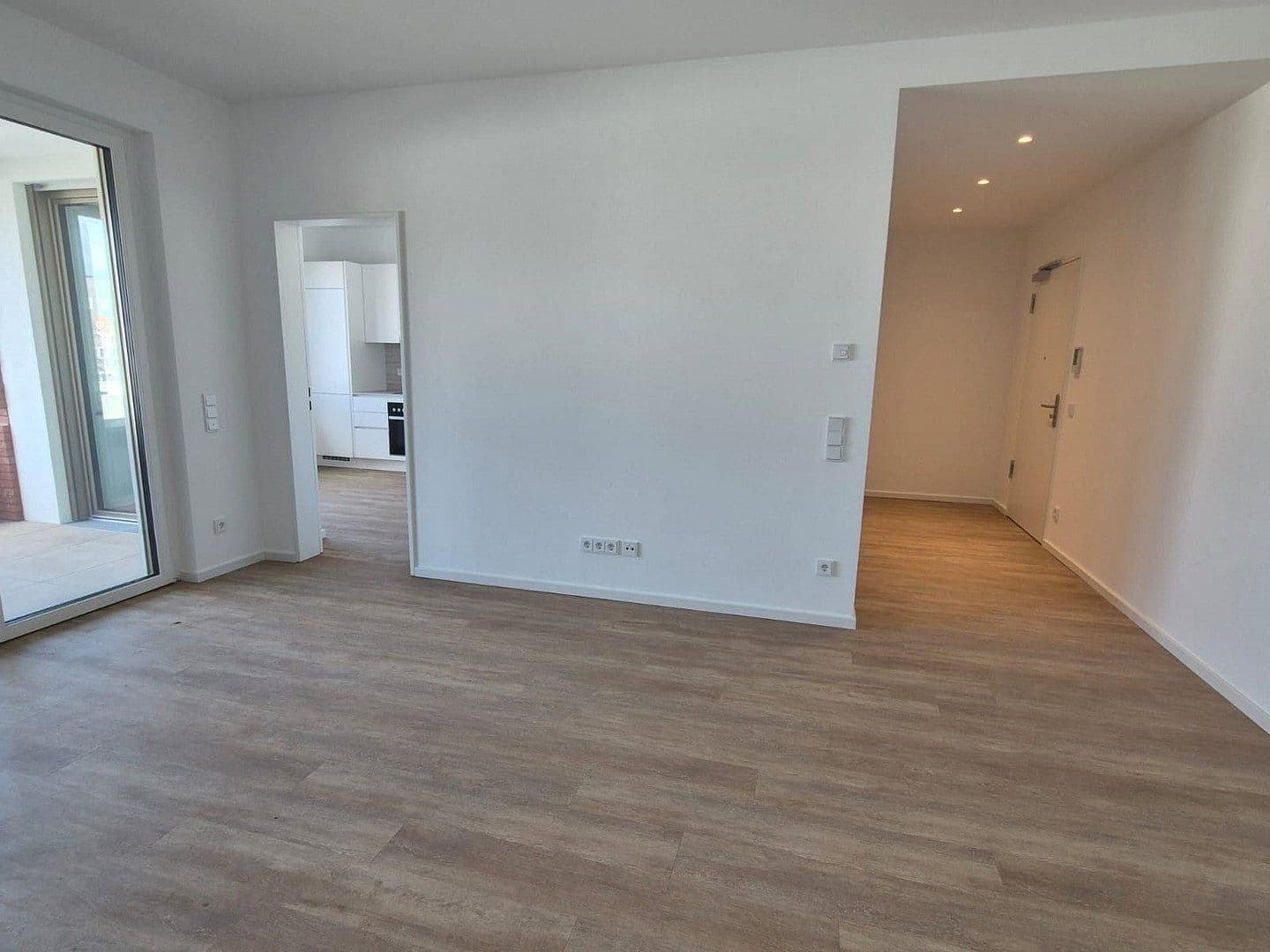Pronájem bytu 2+1 66 m², Von-der-Decken-Str. 16, Hannover, Dolní Sasko Pronájem bytu 2+1 66 m², Von-der-Decken-Str. 16, Hannover, Dolní Sasko