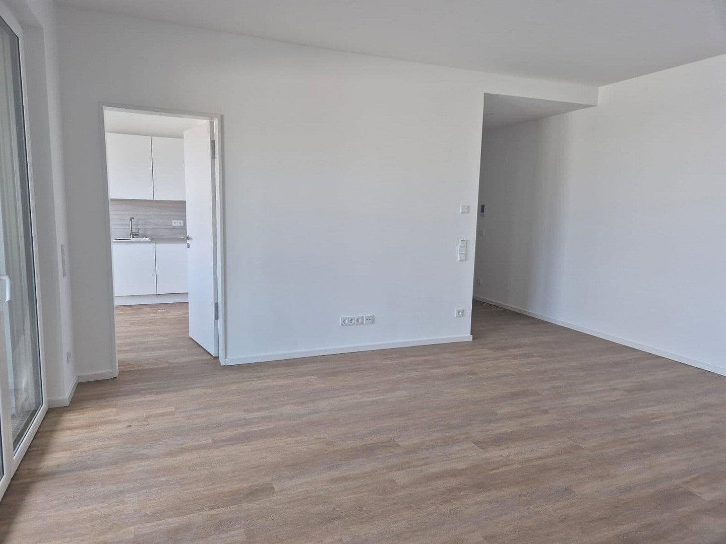 Pronájem bytu 2+1 66 m², Von-der-Decken-Str. 16, Hannover, Dolní Sasko Pronájem bytu 2+1 66 m², Von-der-Decken-Str. 16, Hannover, Dolní Sasko