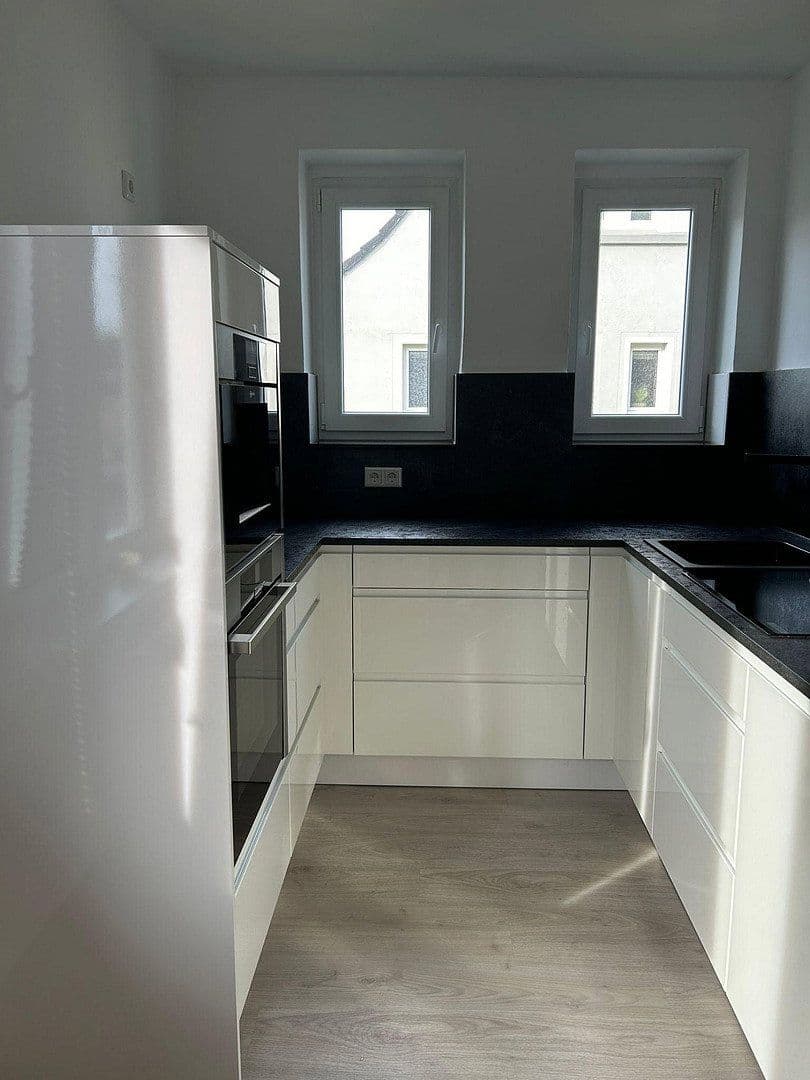 Pronájem bytu 3+1 70 m², Kurt-Heintze-Strasse 65, Duisburg, Severní Porýní-Vestfálsko Pronájem bytu 3+1 70 m², Kurt-Heintze-Strasse 65, Duisburg, Severní Porýní-Vestfálsko