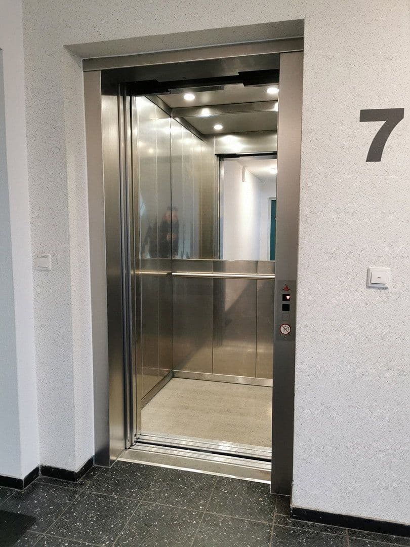 Pronájem bytu 3+1 106 m², Nürnberg / Großgründlach, Bavorsko Pronájem bytu 3+1 106 m², Nürnberg / Großgründlach, Bavorsko