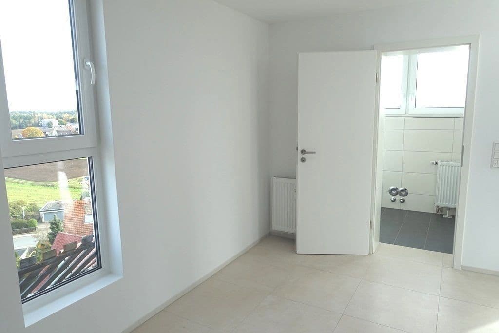 Pronájem bytu 3+1 106 m², Nürnberg / Großgründlach, Bavorsko Pronájem bytu 3+1 106 m², Nürnberg / Großgründlach, Bavorsko
