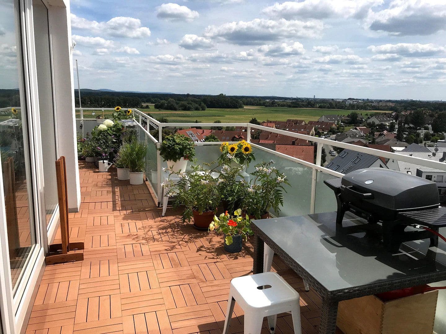 Pronájem bytu 3+1 106 m², Nürnberg / Großgründlach, Bavorsko Pronájem bytu 3+1 106 m², Nürnberg / Großgründlach, Bavorsko