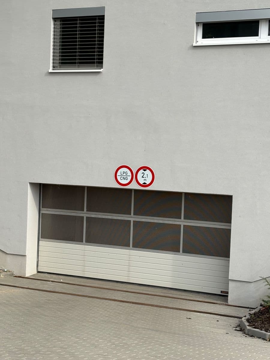 Pronájem garáže 13 m², Křepelčí, Brno, Jihomoravský kraj Pronájem garáže 13 m², Křepelčí, Brno, Jihomoravský kraj