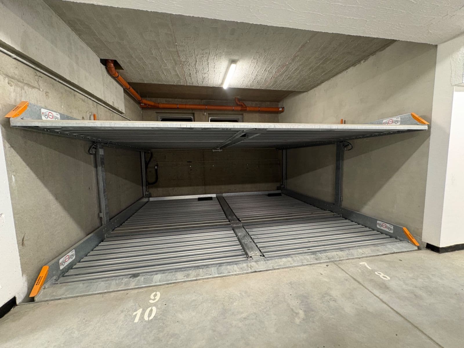 Pronájem garáže 13 m², Křepelčí, Brno, Jihomoravský kraj Pronájem garáže 13 m², Křepelčí, Brno, Jihomoravský kraj