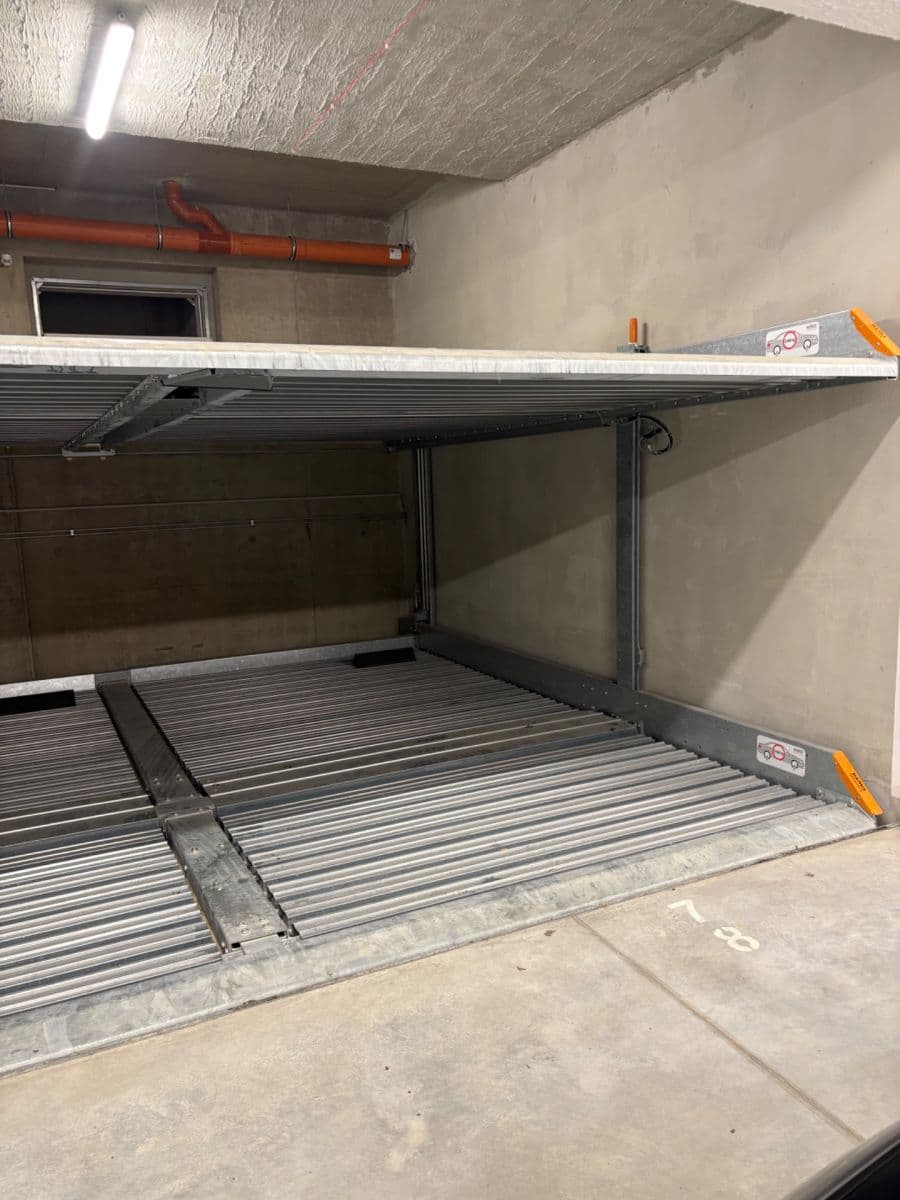 Pronájem garáže 13 m², Křepelčí, Brno, Jihomoravský kraj Pronájem garáže 13 m², Křepelčí, Brno, Jihomoravský kraj