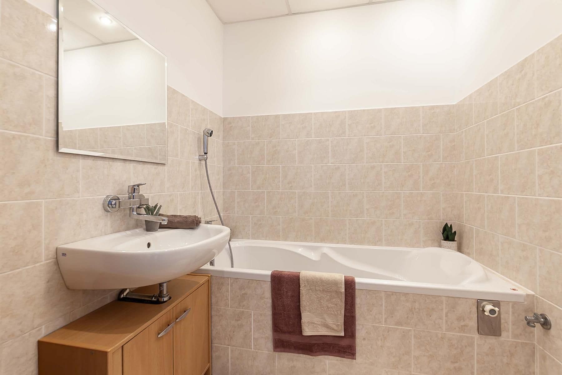Prodej bytu 3+1 69 m², Kostřínská, Praha, Praha Prodej bytu 3+1 69 m², Kostřínská, Praha, Praha