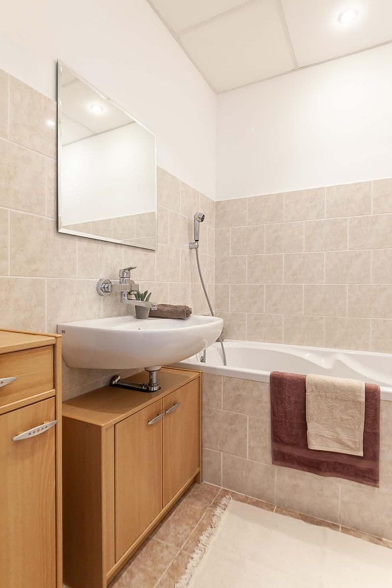 Prodej bytu 3+1 69 m², Kostřínská, Praha, Praha Prodej bytu 3+1 69 m², Kostřínská, Praha, Praha