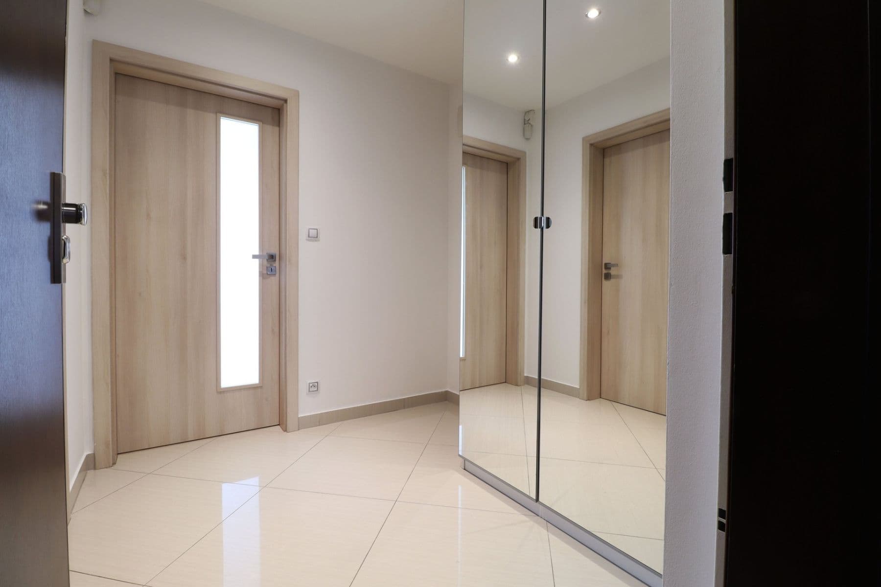 Pronájem bytu 1+kk 37 m², Olšanská, Praha, Praha Pronájem bytu 1+kk 37 m², Olšanská, Praha, Praha