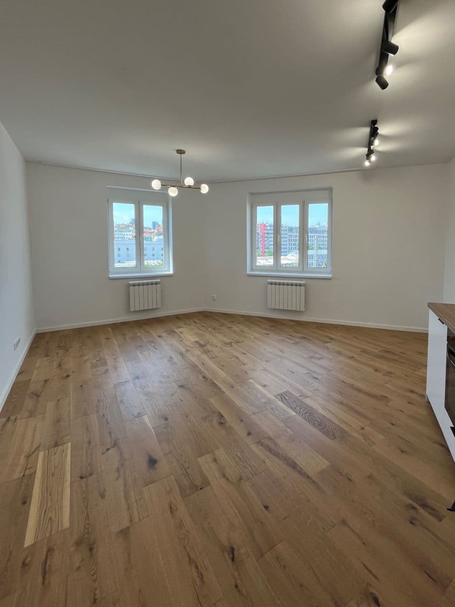 Pronájem bytu 1+kk 36 m², Petrohradská, Praha, Praha Pronájem bytu 1+kk 36 m², Petrohradská, Praha, Praha