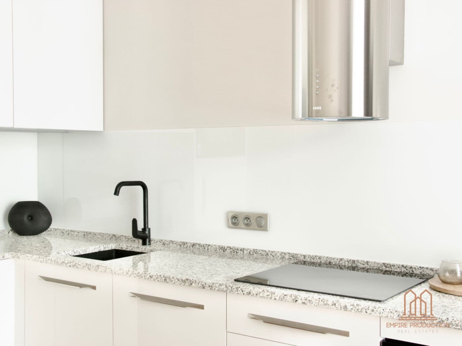 Prodej bytu 2+kk 53 m², Tolstého, Praha, Praha Prodej bytu 2+kk 53 m², Tolstého, Praha, Praha