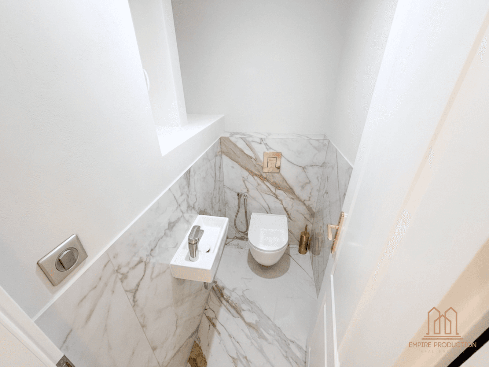 Prodej bytu 2+kk 56 m², Tolstého, Praha, Praha Prodej bytu 2+kk 56 m², Tolstého, Praha, Praha