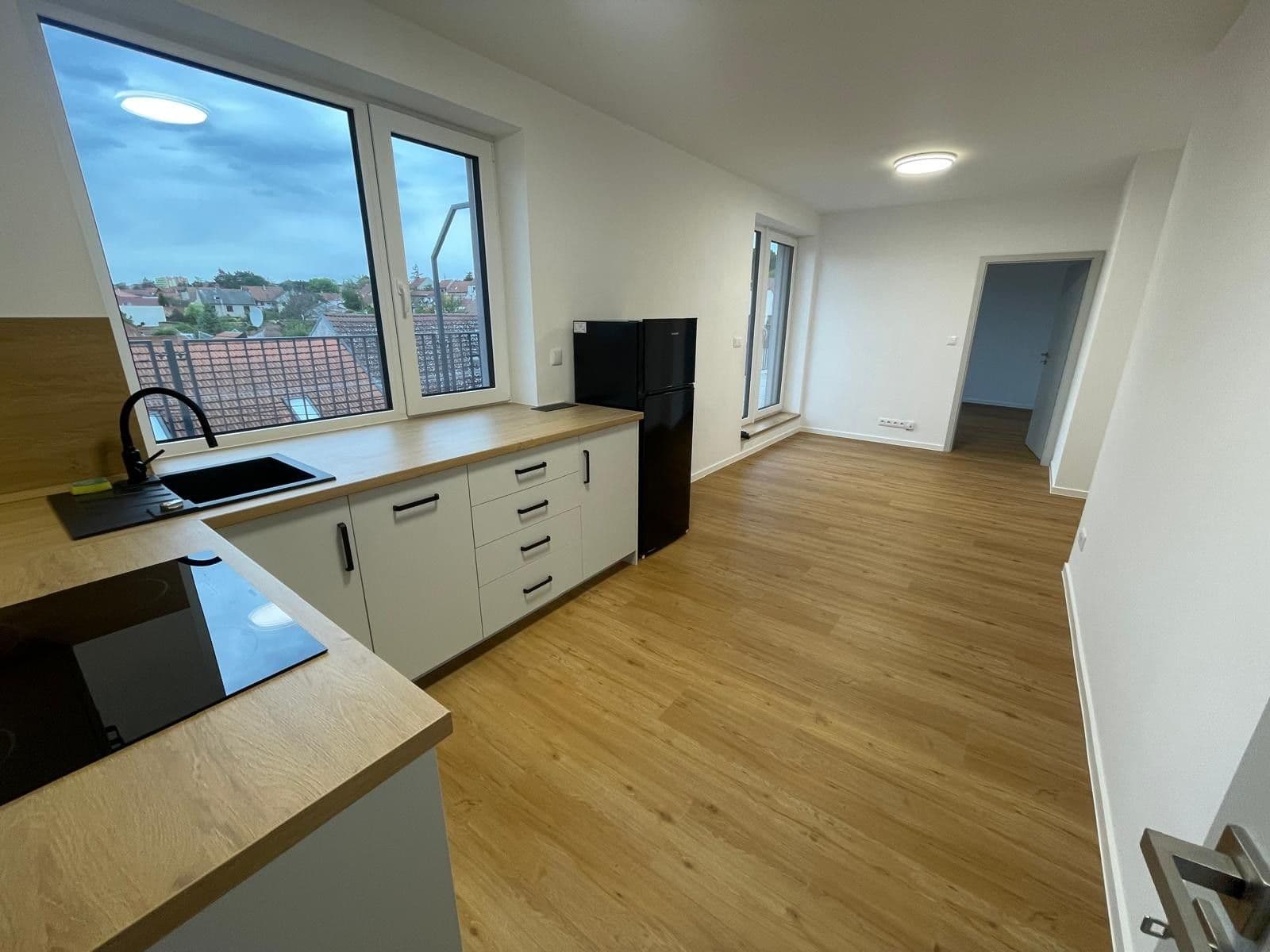 Pronájem bytu 2+kk 39 m², Jana Fibicha, Ivančice, Jihomoravský kraj Pronájem bytu 2+kk 39 m², Jana Fibicha, Ivančice, Jihomoravský kraj