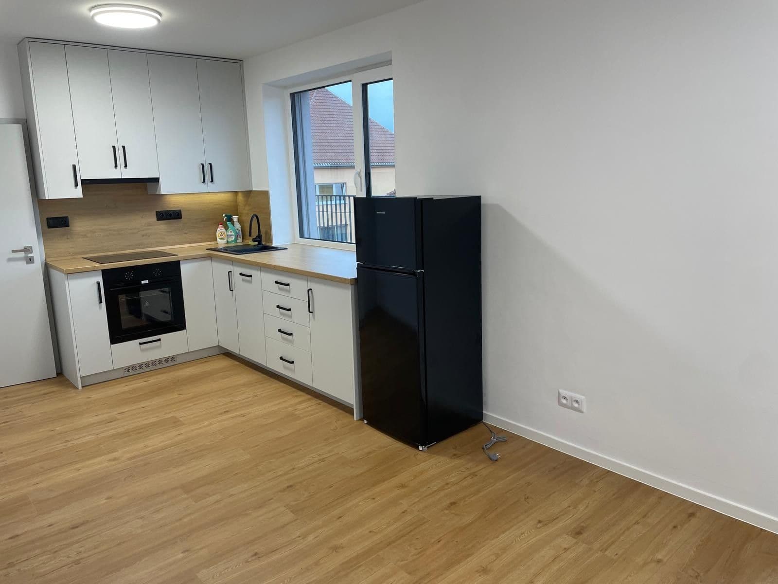 Pronájem bytu 2+kk 39 m², Jana Fibicha, Ivančice, Jihomoravský kraj Pronájem bytu 2+kk 39 m², Jana Fibicha, Ivančice, Jihomoravský kraj